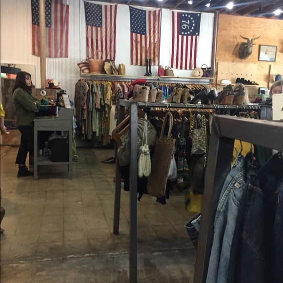 Meet your Posher - Picture 2 of 5